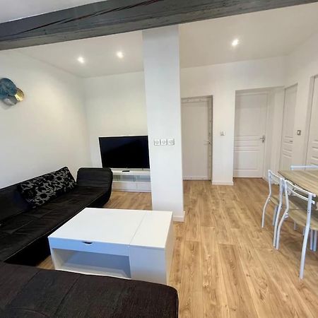 T2 Renove A 15 Min De Lyon Apartment Pierre Benite Bagian luar foto