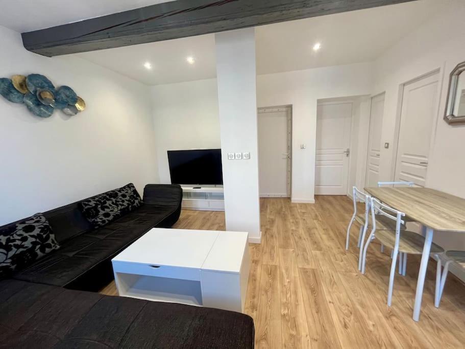 T2 Renove A 15 Min De Lyon Apartment Pierre Benite Bagian luar foto