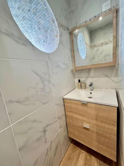 T2 Renove A 15 Min De Lyon Apartment Pierre Benite Bagian luar foto