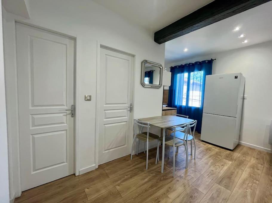 T2 Renove A 15 Min De Lyon Apartment Pierre Benite Bagian luar foto